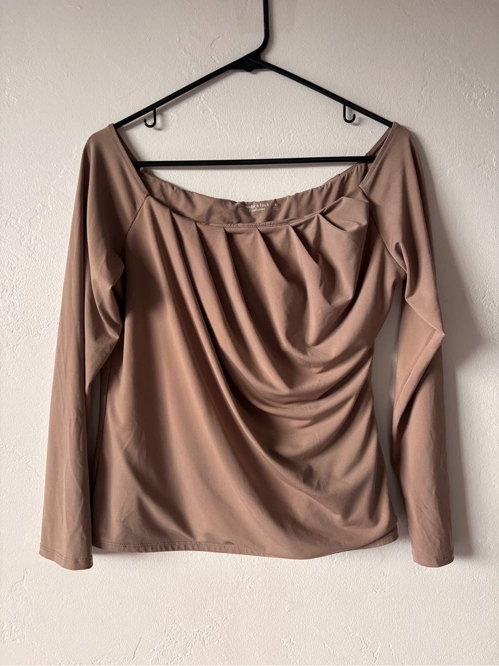 Abercrombie & Fitch Soft A&F Ruched Long Sleeve Top